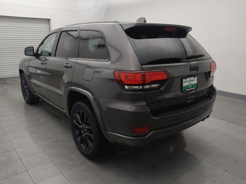Used 2020 Jeep Grand Cherokee Altitude image 5