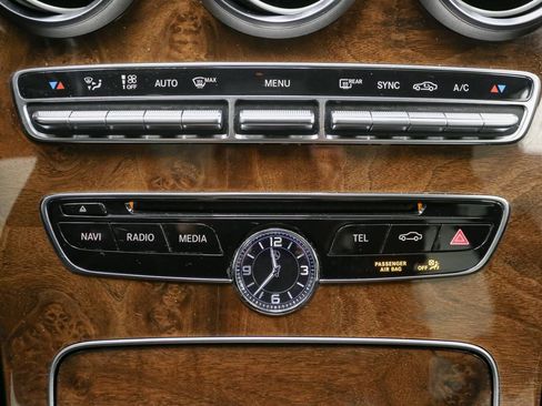 Used 2017 Mercedes-Benz C 300 4MATIC Sedan image 33