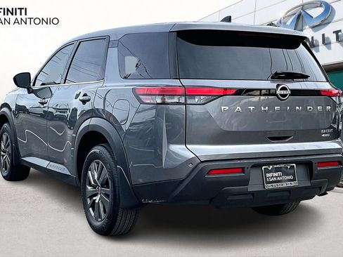 Used 2024 Nissan Pathfinder S AWD/4WD image 16