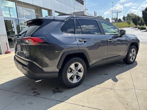 Used 2025 Toyota RAV4 XLE AWD/4WD image 3