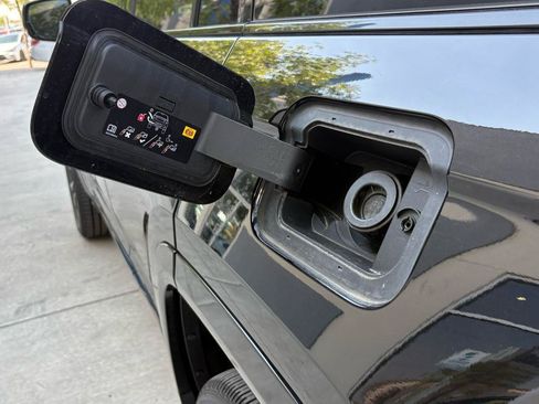 Used 2022 Jeep Grand Cherokee Overland w/ Advanced Protech Group III AWD/4WD image 13