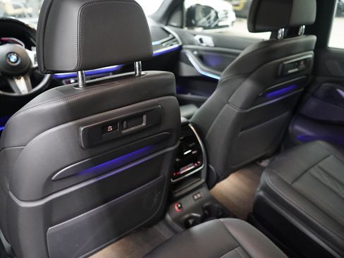 Used 2021 BMW X7 M50i AWD/4WD image 16