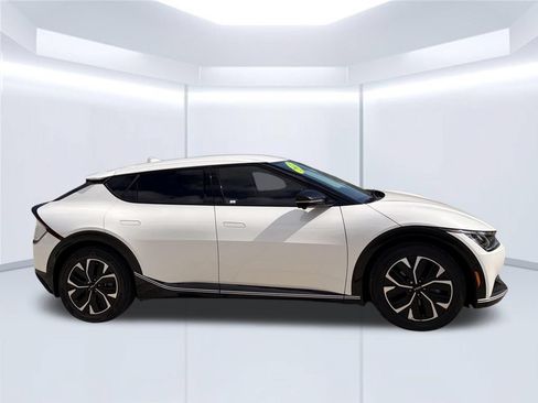 Used 2022 Kia EV6 Wind w/ Wind Technology Package AWD/4WD image 4