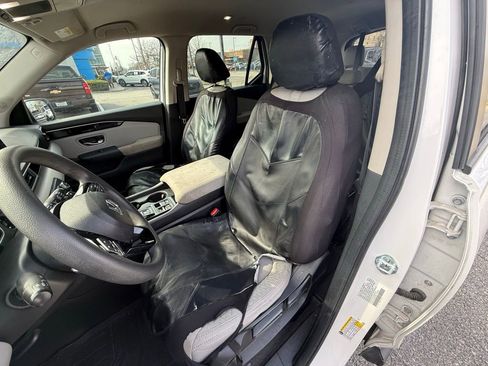 Used 2023 Honda Pilot LX image 9