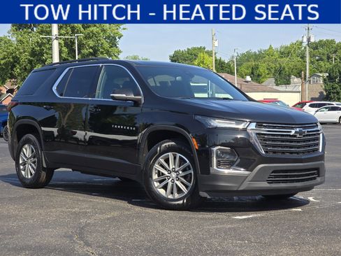 Used 2023 Chevrolet Traverse LT FWD image 1