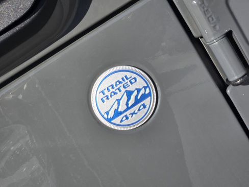 Used 2023 Jeep Wrangler Unlimited Sahara w/ Cold Weather Group image 10