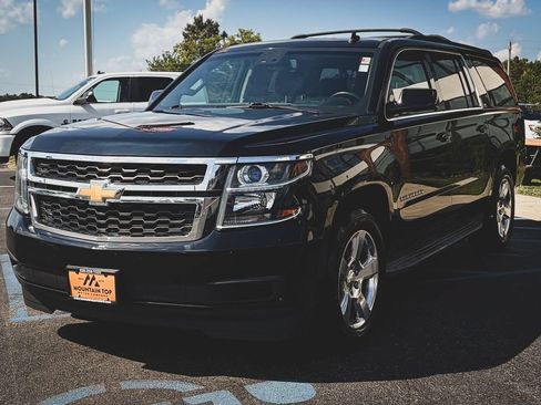Used 2015 Chevrolet Suburban LT AWD/4WD image 20
