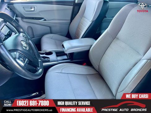 Used 2017 Toyota Camry SE FWD image 2