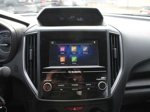 Used 2017 Subaru Impreza 2.0i Premium image 32