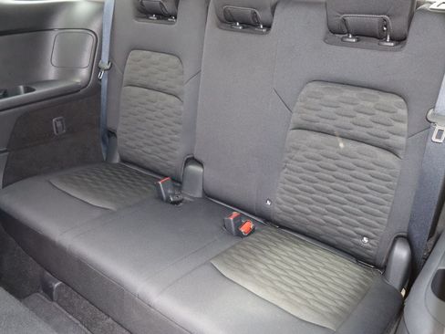 Used 2025 Nissan Pathfinder SV FWD image 6