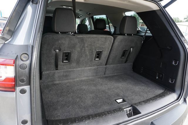 Used 2020 Chevrolet Traverse LT w/ Driver Confidence II Package AWD/4WD image 10