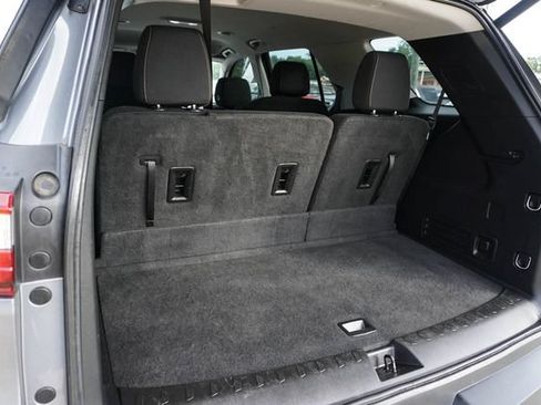 Used 2020 Chevrolet Traverse LT w/ Driver Confidence II Package AWD/4WD image 10