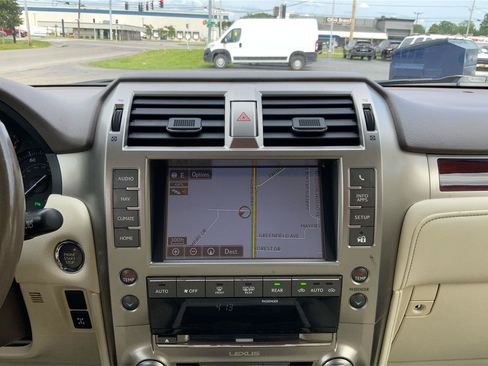 Used 2018 Lexus GX 460 Premium AWD/4WD image 13