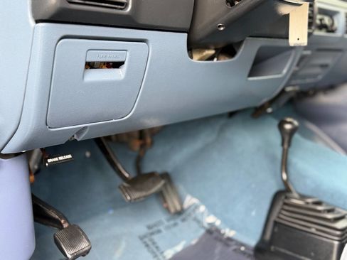 Used 1993 Ford F250 XLT image 18