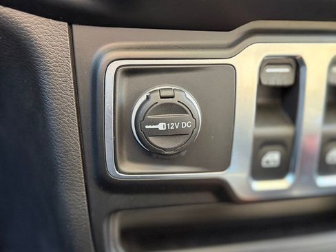 Used 2023 Jeep Wrangler Sport S image 11