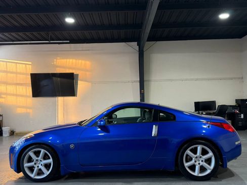 Used 2004 Nissan 350Z Touring w/ Cargo Convenience Pkg RWD image 4