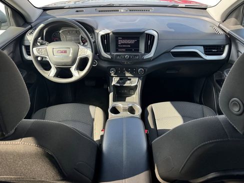 Used 2024 GMC Terrain SLE FWD image 10