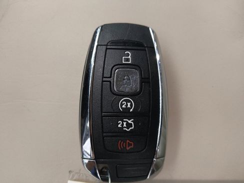 Used 2017 Lincoln MKC Select w/ Select Plus Package AWD/4WD image 32