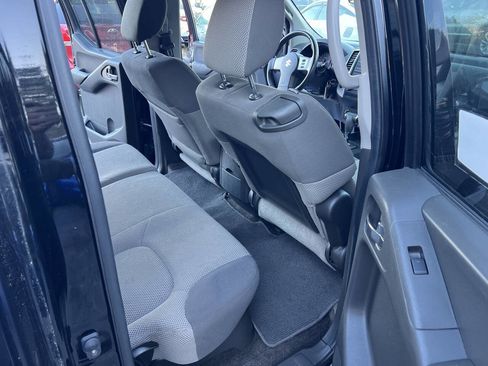 Used 2011 Suzuki Equator Sport image 12