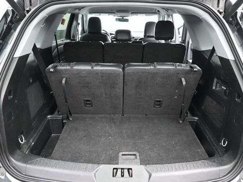 Used 2023 Ford Explorer Limited image 6