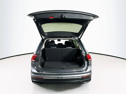Used 2024 Volkswagen Tiguan Wolfsburg Edition image 29