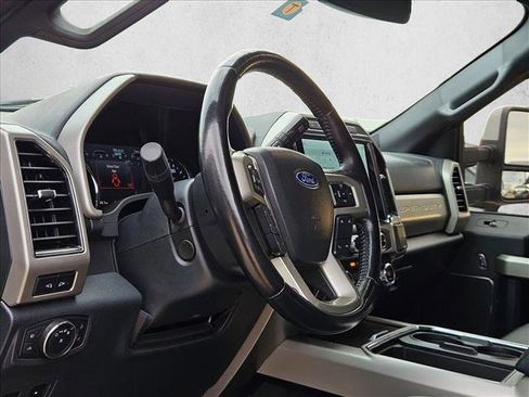 Used 2022 Ford F250 Lariat w/ Lariat Ultimate Package AWD/4WD image 8