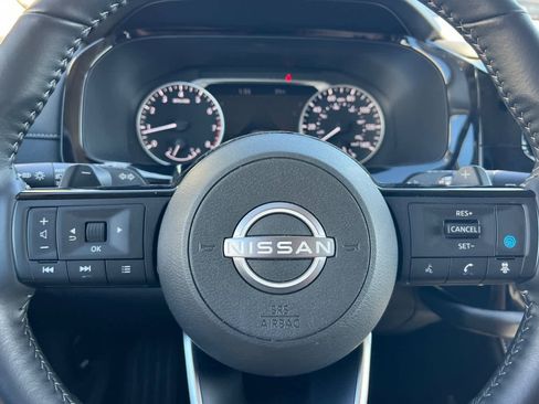 Certified 2025 Nissan Pathfinder SL image 28