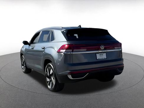 Used 2025 Volkswagen Atlas Cross Sport SE image 11