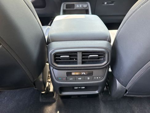 Used 2023 Honda Pilot Touring image 30