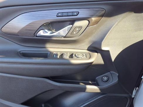 Used 2021 GMC Terrain SLT w/ Infotainment Package II image 18