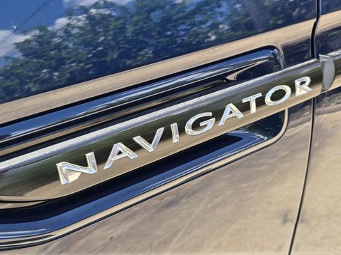Used 2020 Lincoln Navigator Reserve w/ Luxury Package RWD image 11