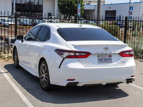 Used 2023 Toyota Camry SE FWD image 12