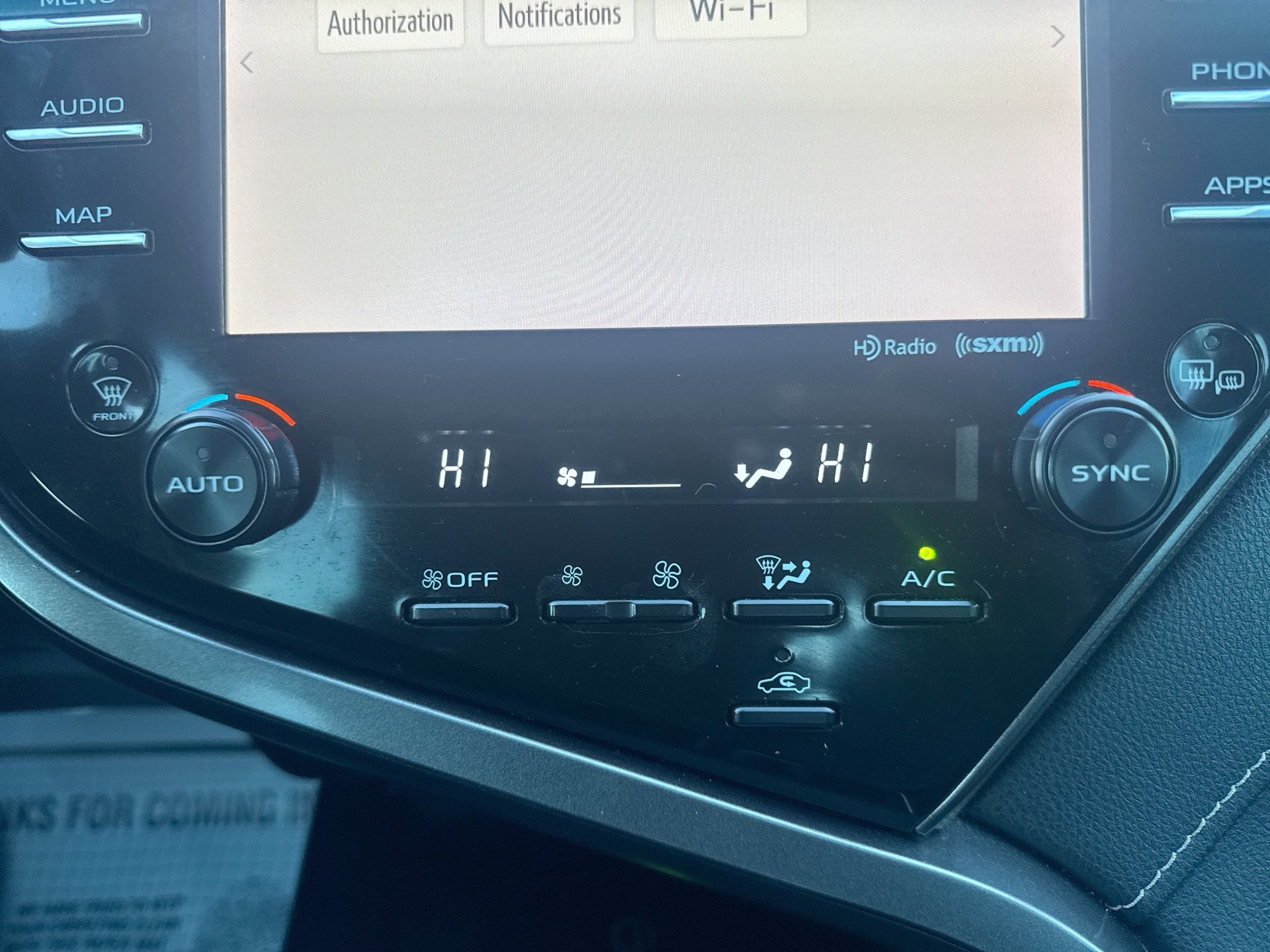 Used 2020 Toyota Camry XSE FWD image 17