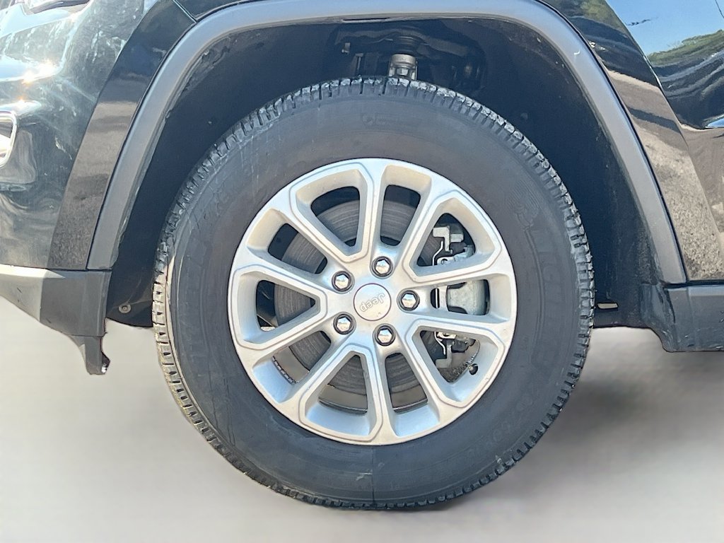 Used 2022 Jeep Grand Cherokee Laredo X AWD/4WD image 30