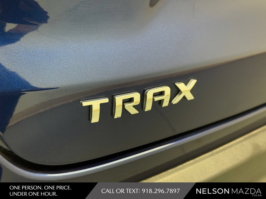 Used 2024 Chevrolet Trax LT w/ LT Convenience Package FWD image 17