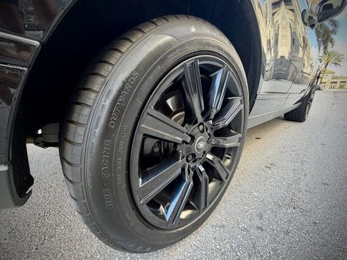 Used 2019 Land Rover Range Rover Supercharged image 22