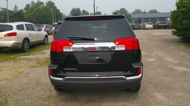 Used 2017 GMC Terrain SLE w/ Convenience Package FWD image 4