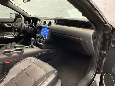 Used 2020 Ford Mustang Premium image 21