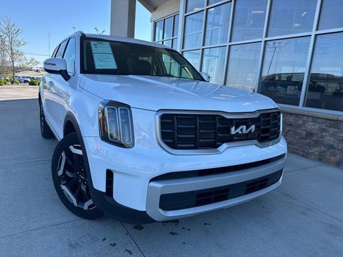 Used 2025 Kia Telluride S AWD/4WD image 2