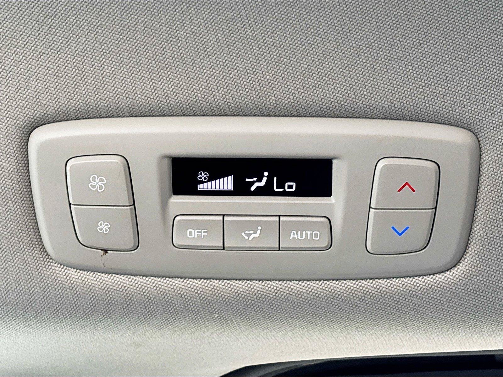 Used 2025 Kia Carnival FWD image 25