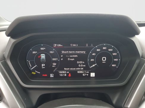 Used 2025 Audi Q4 e-tron Premium w/ Convenience Package RWD image 31