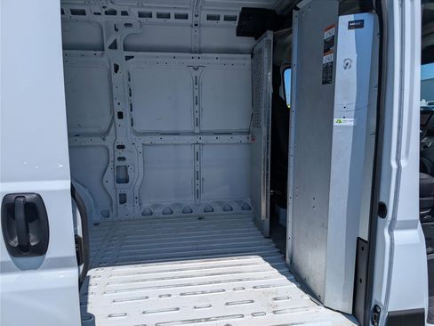 Used 2023 RAM ProMaster 2500 w/ Convenience Group image 10