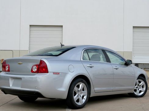 Used 2011 Chevrolet Malibu LS FWD image 3