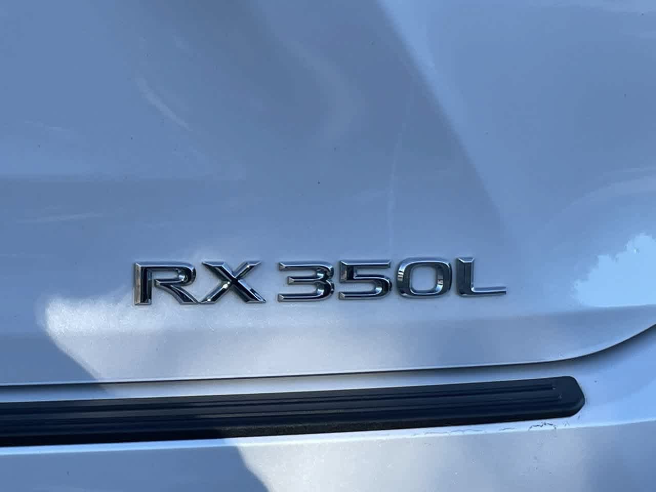 Used 2022 Lexus RX 350L Premium w/ Premium Package AWD/4WD image 39