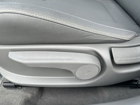 Used 2024 Hyundai Elantra SEL FWD image 14