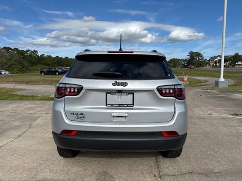 New 2026 Jeep Compass Latitude image 4