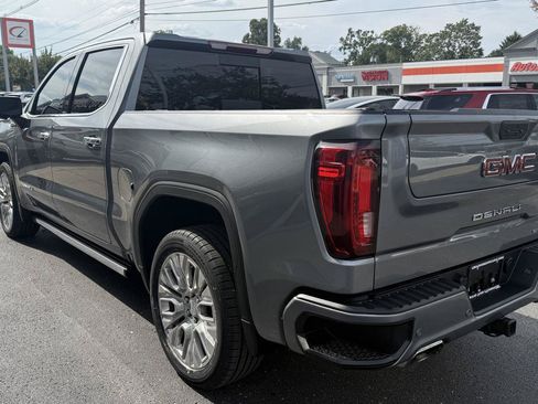 Used 2021 GMC Sierra 1500 Denali w/ Denali Premium Package AWD/4WD image 9