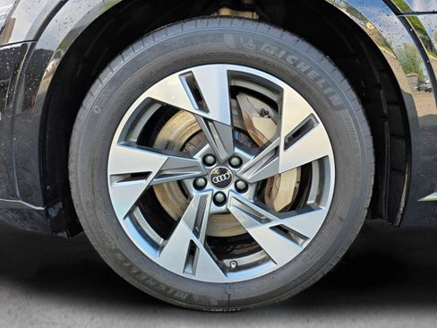 Used 2022 Audi e-tron Premium Plus AWD/4WD image 11