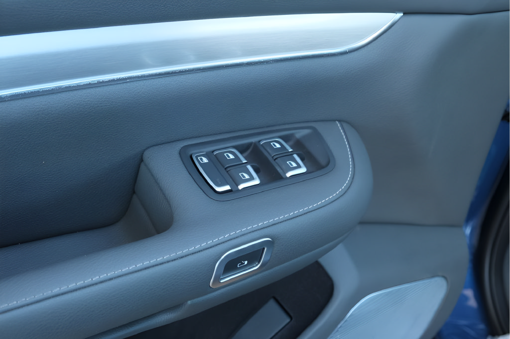 New 2024 VinFast VF 9 Plus AWD/4WD image 25