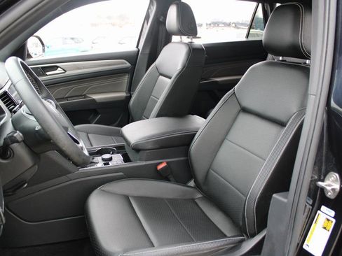 Used 2022 Volkswagen Atlas Cross Sport SE image 7